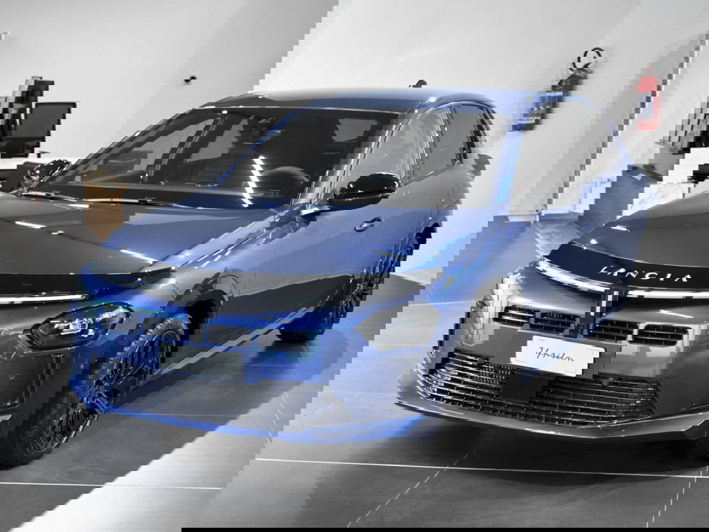 Lancia Ypsilon nuova a Prato (2)