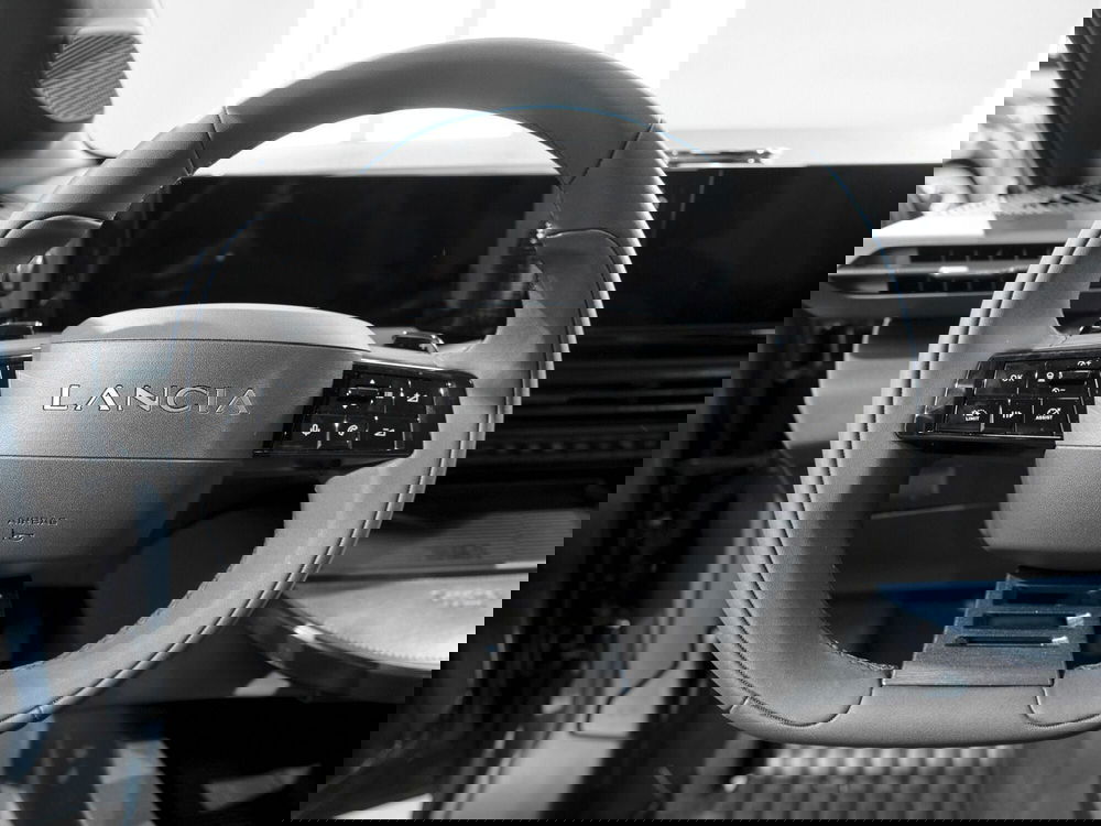 Lancia Ypsilon nuova a Prato (6)