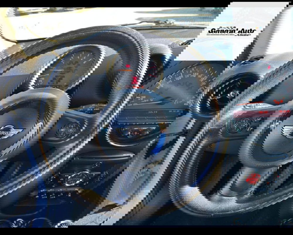 MINI Mini Countryman usata a Lucca (9)