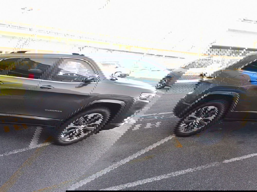 Jeep Cherokee nuova a Rimini (16)