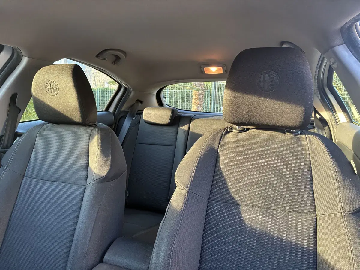 Alfa Romeo Giulietta usata a Frosinone (12)