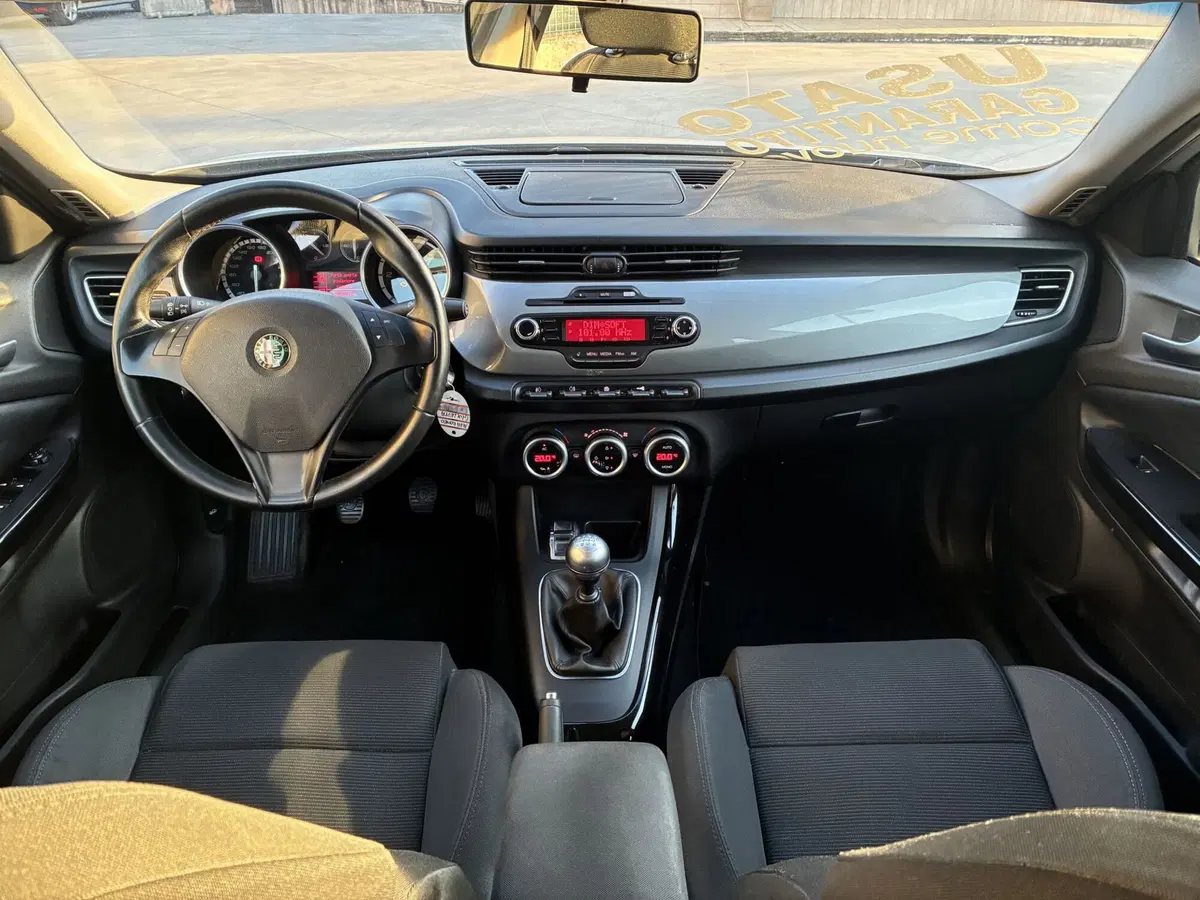 Alfa Romeo Giulietta usata a Frosinone (13)