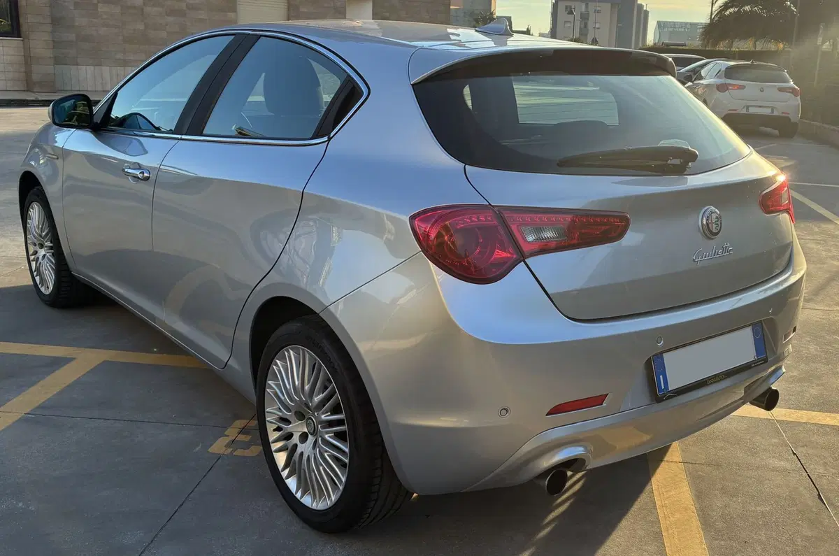 Alfa Romeo Giulietta usata a Frosinone (4)
