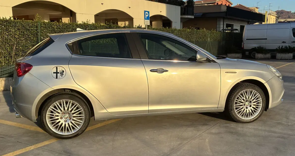 Alfa Romeo Giulietta usata a Frosinone (6)