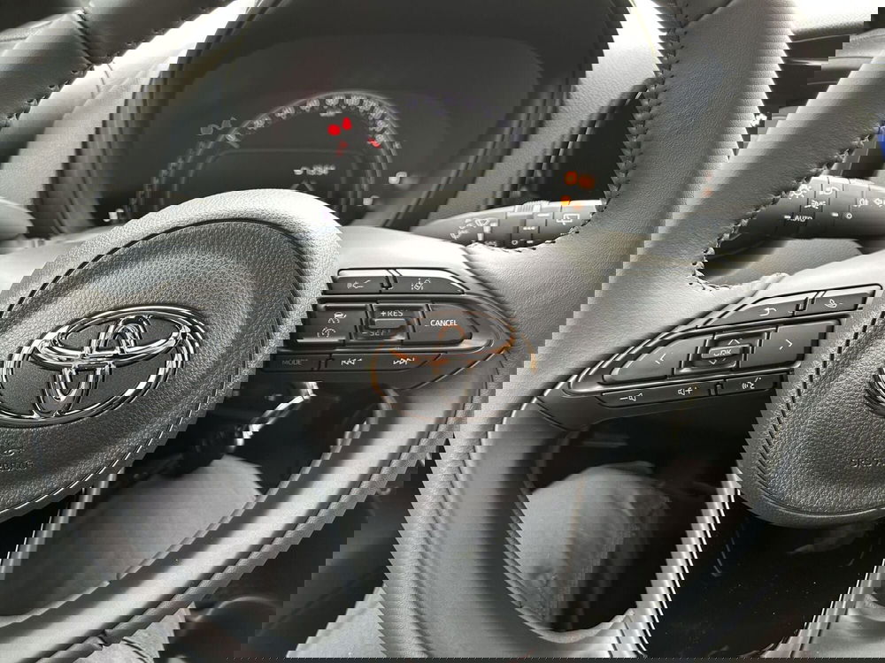 Toyota Aygo X nuova a Latina (16)