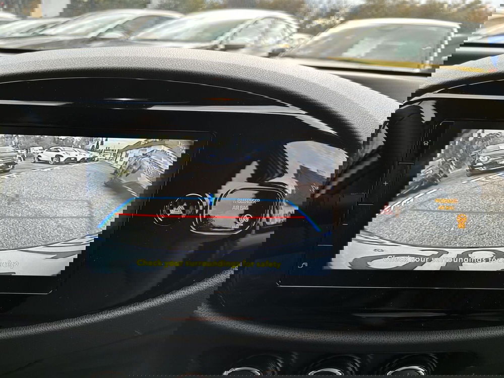 Toyota Aygo X nuova a Latina (18)