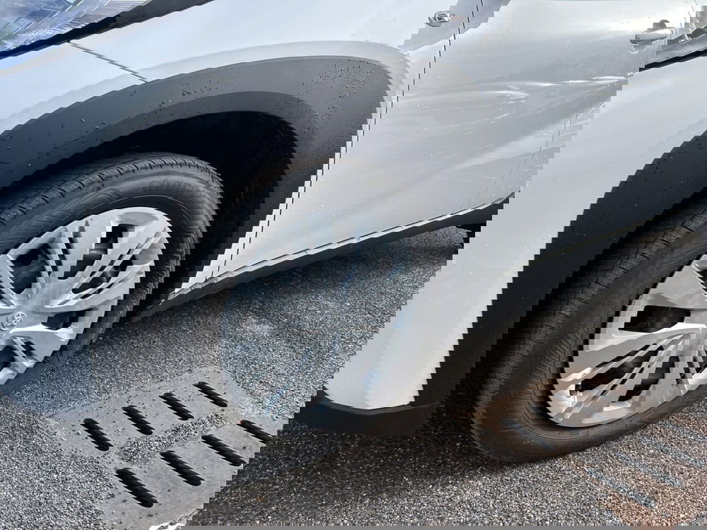 Toyota Aygo X nuova a Latina (19)