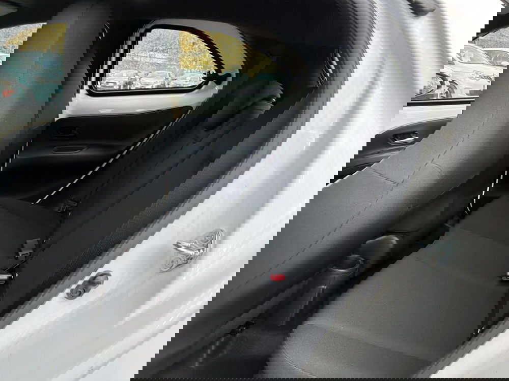 Toyota Aygo X nuova a Latina (10)