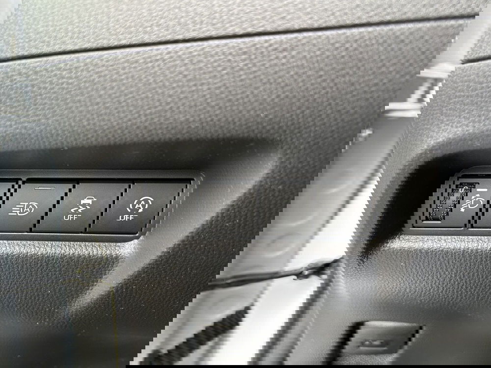 Toyota Aygo X nuova a Latina (12)