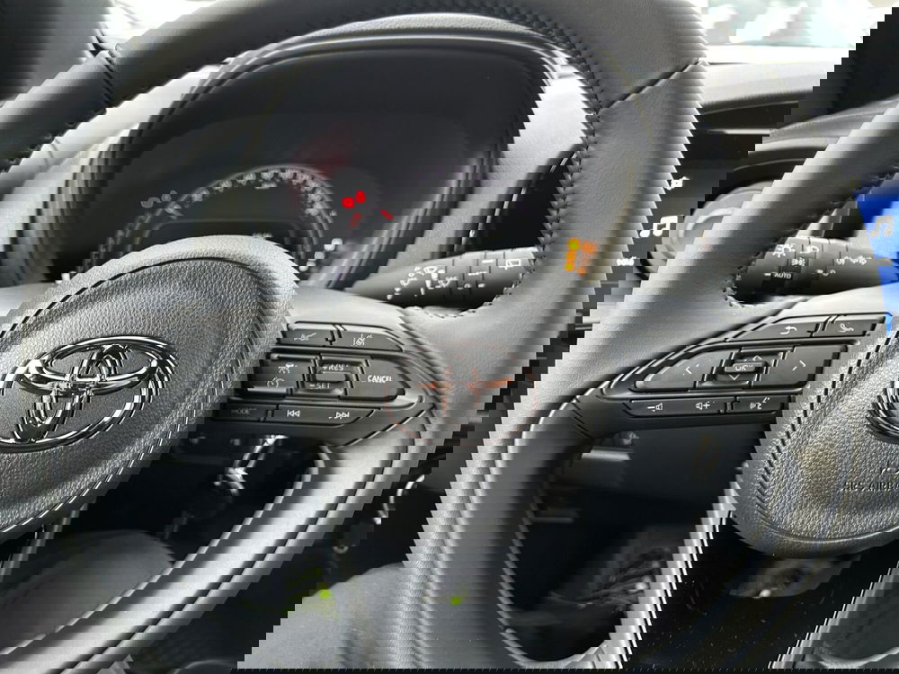 Toyota Aygo X nuova a Latina (14)