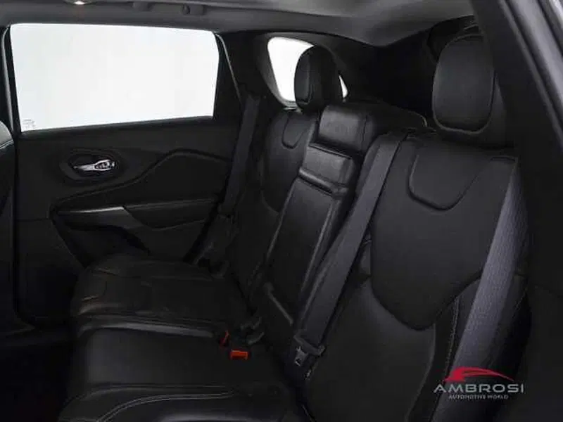 Jeep Cherokee usata a Viterbo (10)