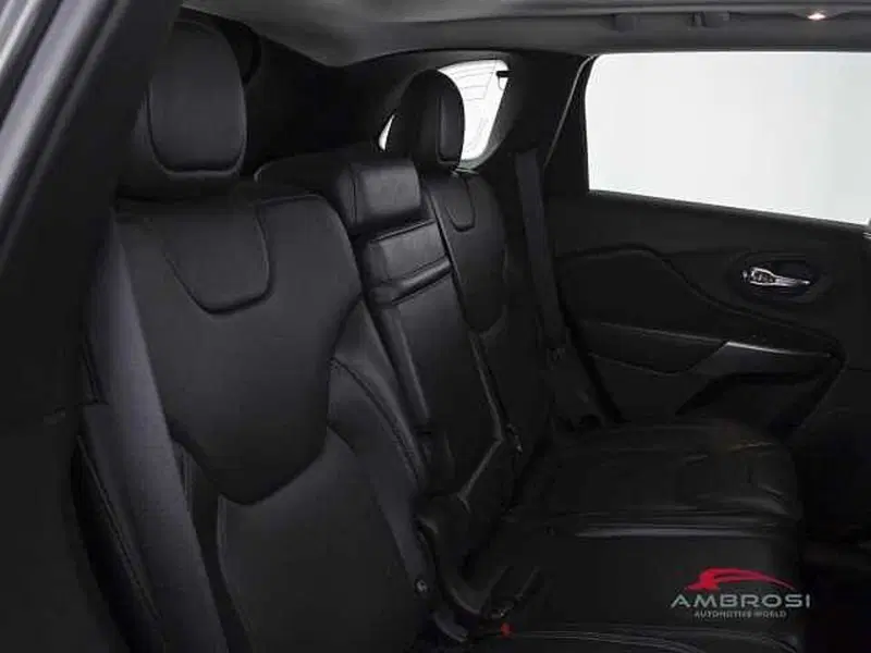 Jeep Cherokee usata a Viterbo (11)