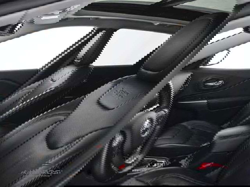 Jeep Cherokee usata a Viterbo (9)