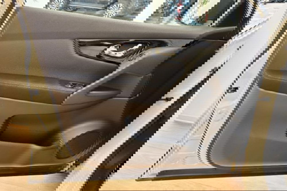 Nissan Qashqai usata a Latina (13)