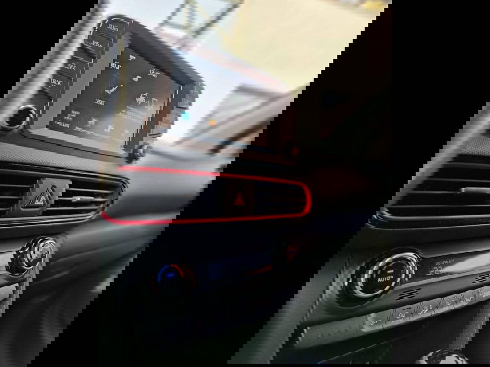 Hyundai Kona usata a Torino (9)