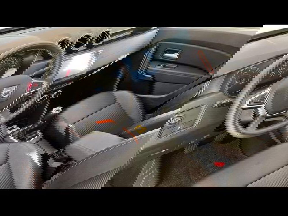 Dacia Duster usata a Firenze (10)
