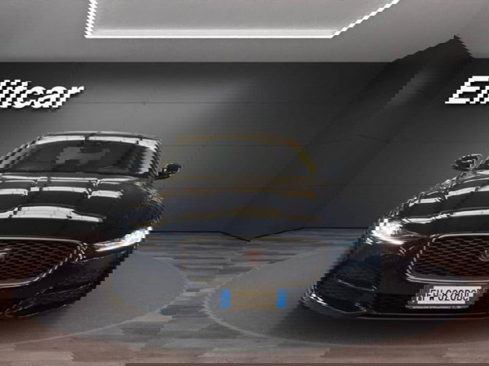 Jaguar XE usata a Milano (2)
