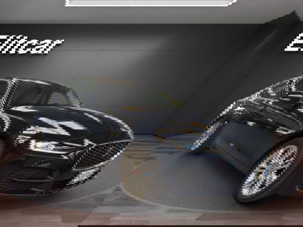 Jaguar XE usata a Milano (3)