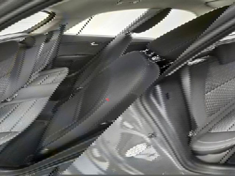 Kia Rio usata a Como (5)