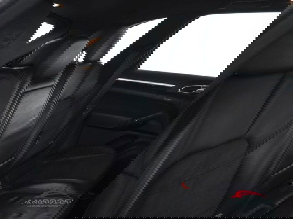 Porsche Cayenne usata a Perugia (11)
