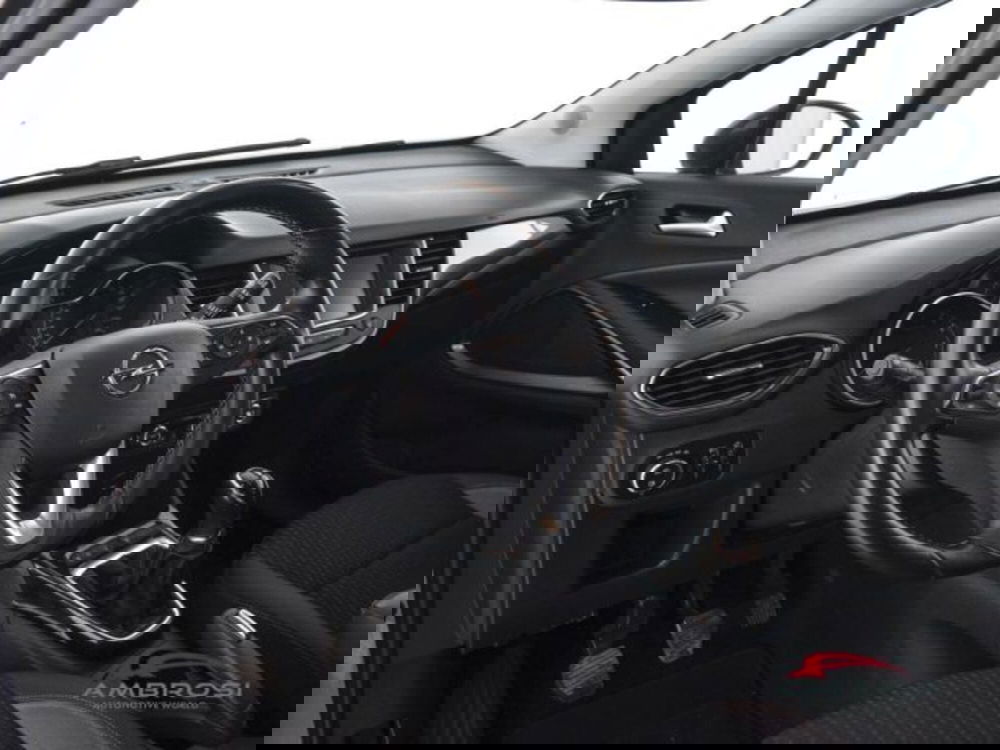 Opel Crossland X usata a Perugia (8)