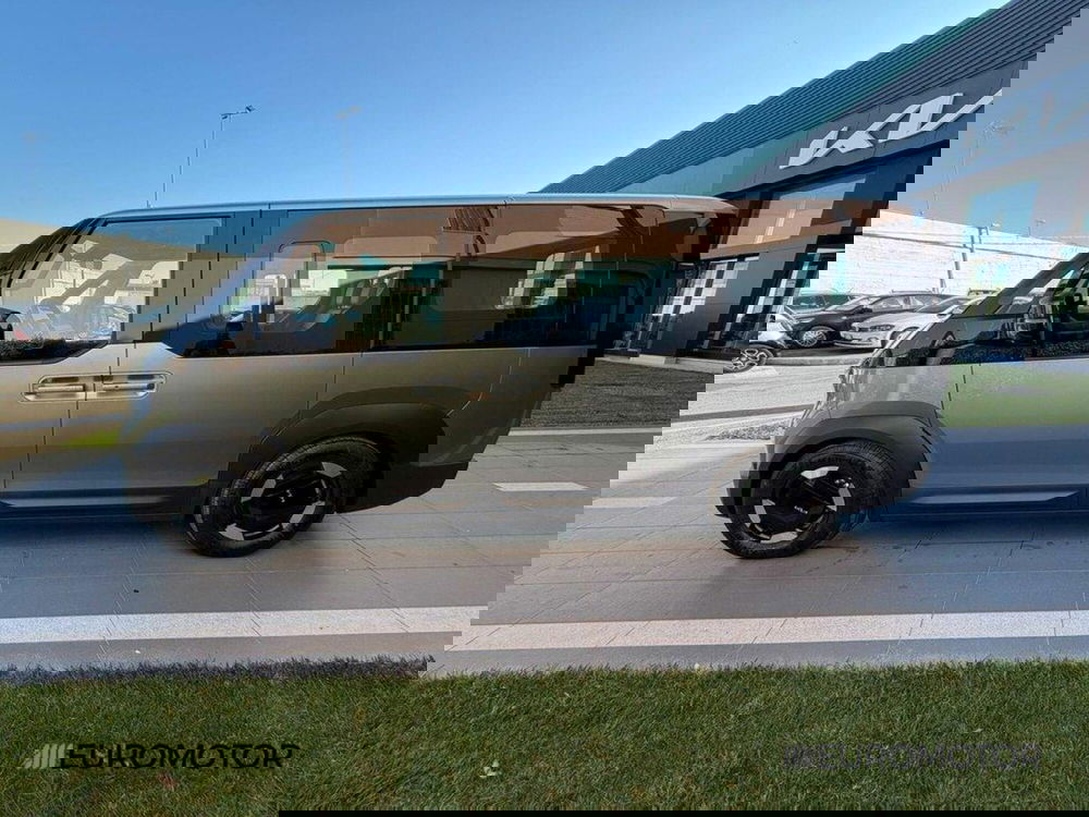 Kia PV5 nuova a Bari (8)