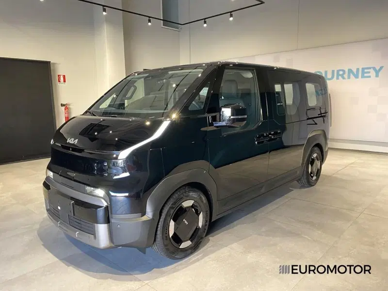 Kia PV5 nuova a Bari