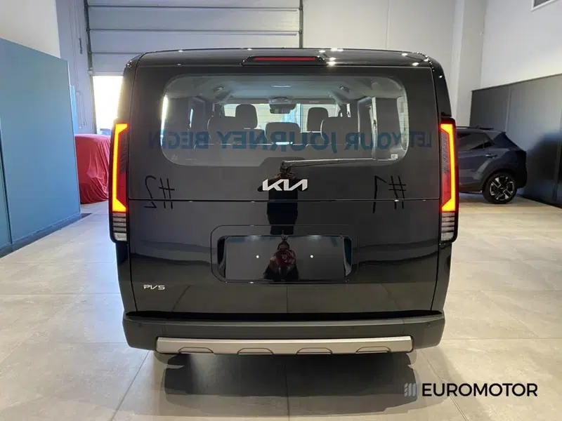 Kia PV5 nuova a Bari (10)
