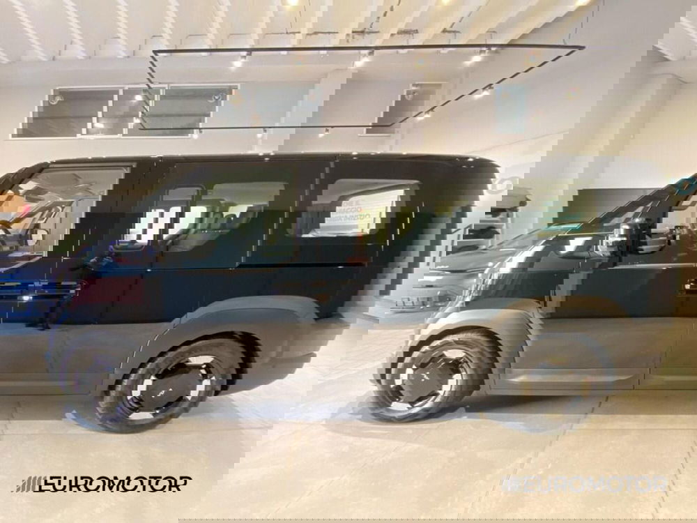 Kia PV5 nuova a Bari (13)