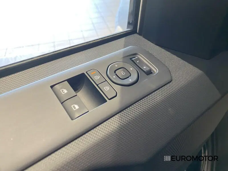 Kia PV5 nuova a Bari (15)