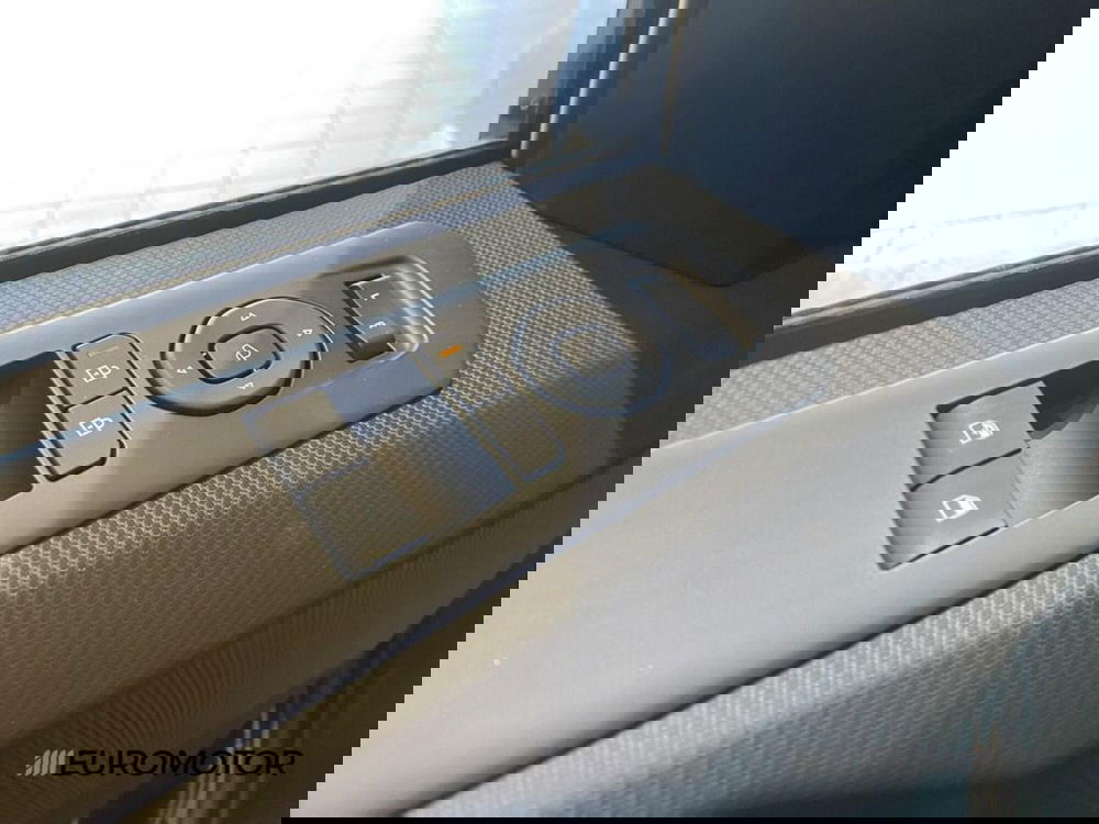 Kia PV5 nuova a Bari (15)