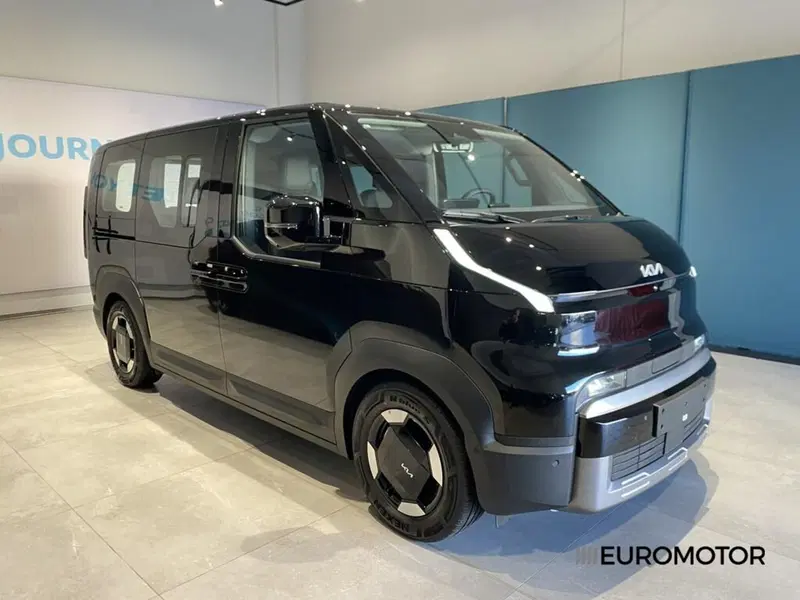 Kia PV5 nuova a Bari (3)