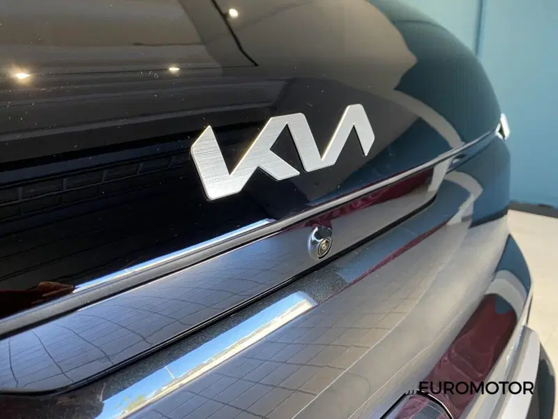 Kia PV5 nuova a Bari (5)