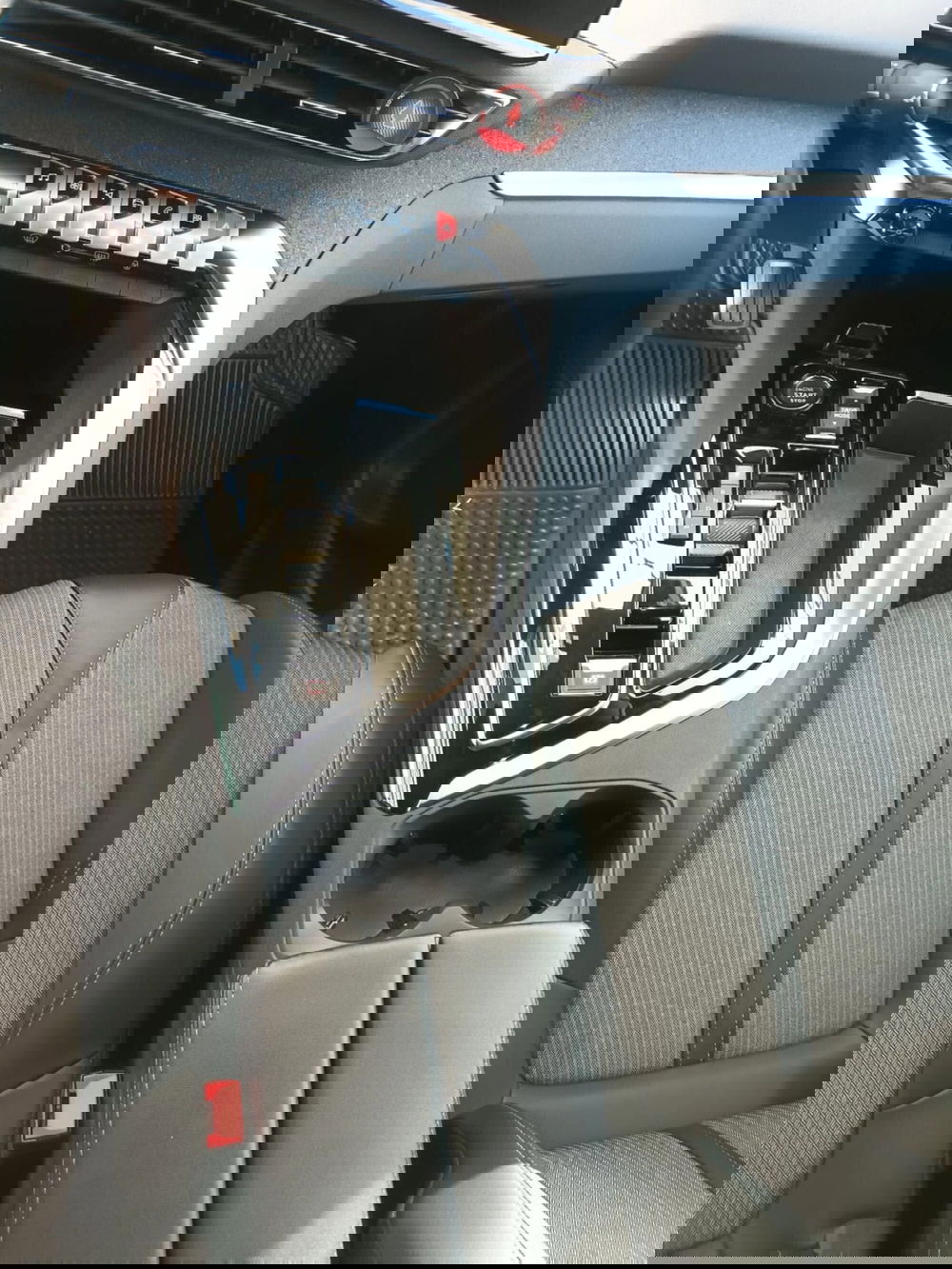 Peugeot 3008 usata a Bari (12)