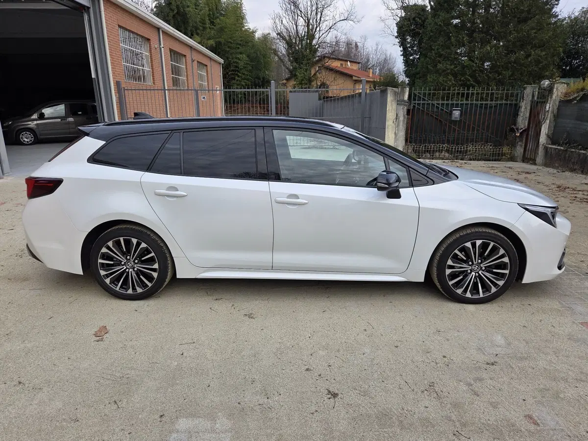 Toyota Corolla Touring Sports usata a Torino (12)