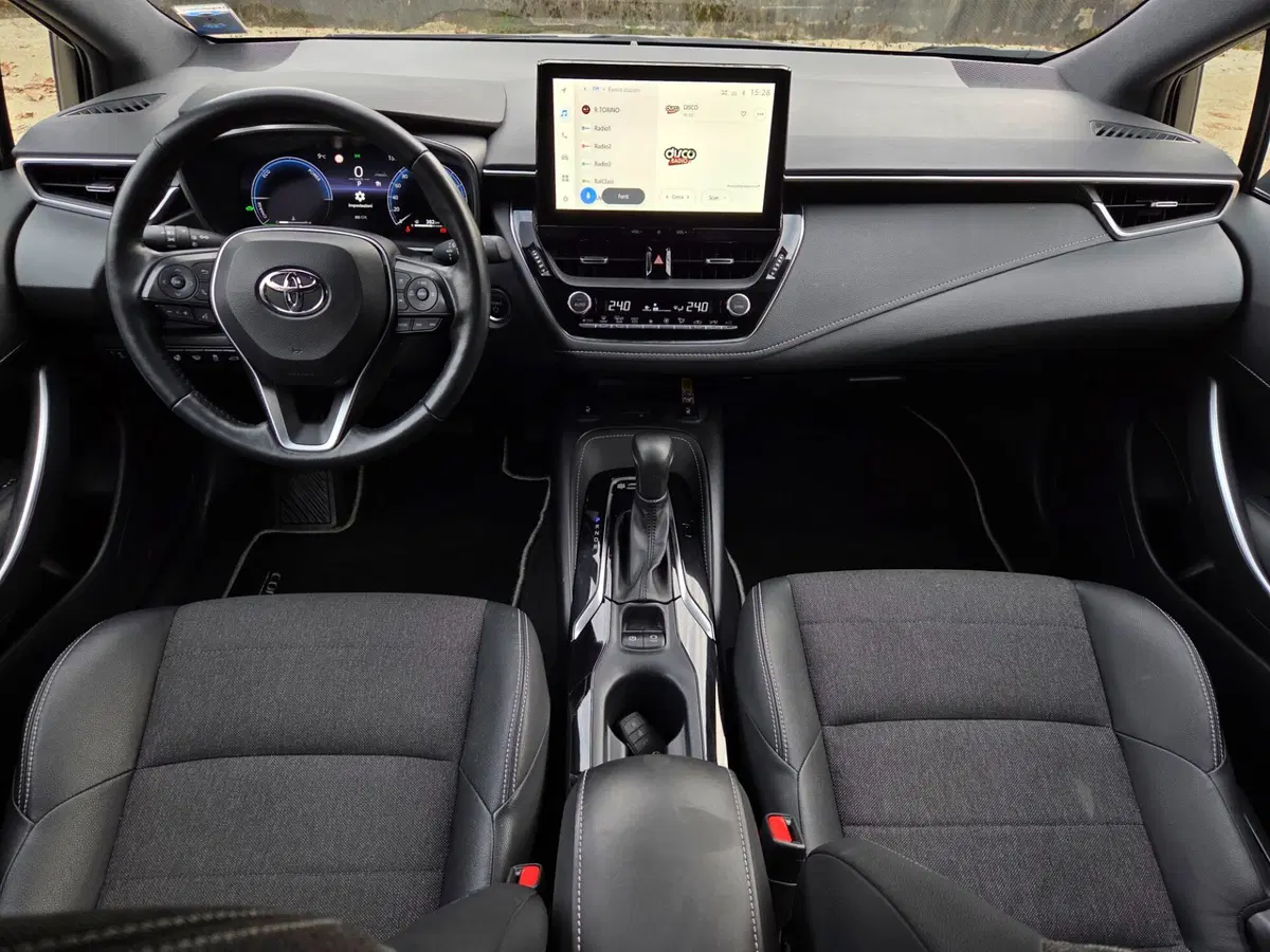 Toyota Corolla Touring Sports usata a Torino (9)