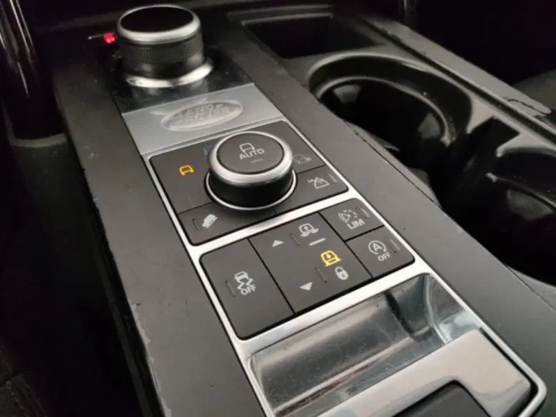 Land Rover Discovery usata a Modena (19)