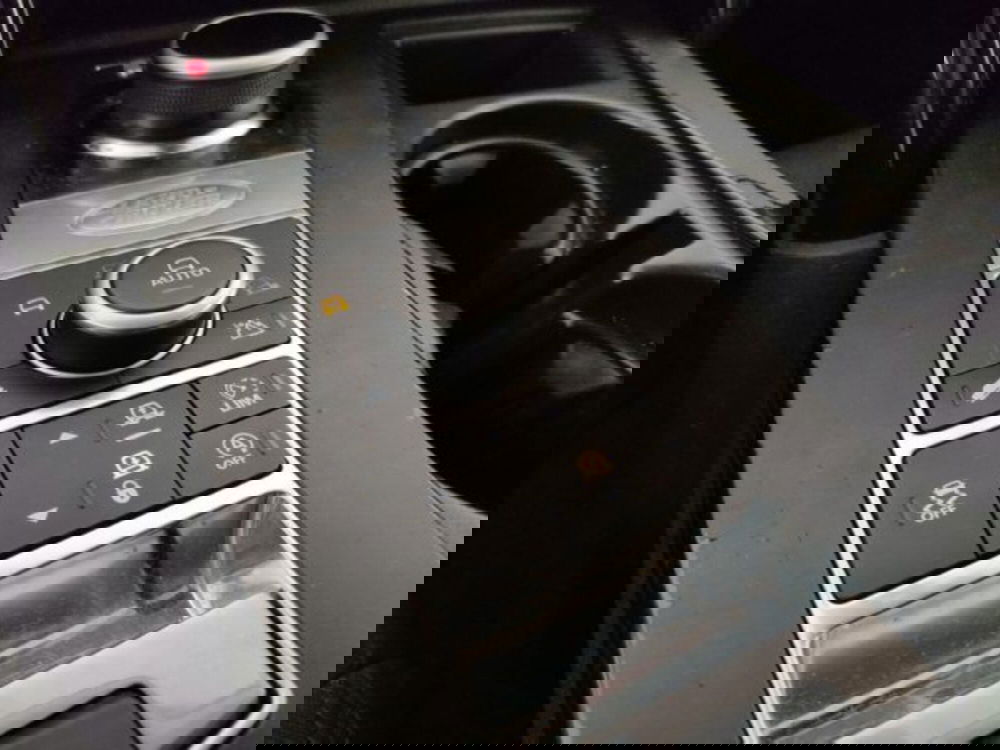 Land Rover Discovery usata a Modena (19)