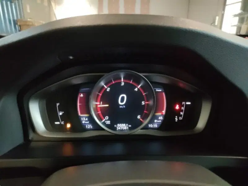 Volvo V60 Cross Country usata a Modena (11)