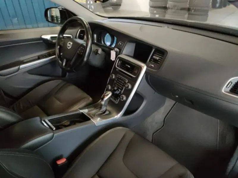 Volvo V60 Cross Country usata a Modena (13)