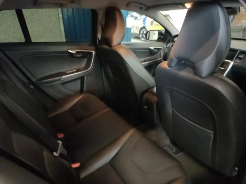 Volvo V60 Cross Country usata a Modena (15)
