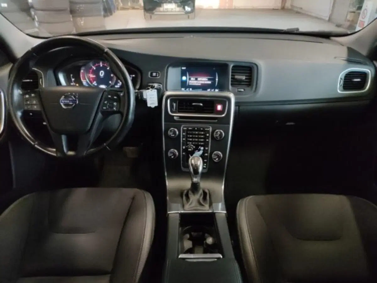 Volvo V60 Cross Country usata a Modena (9)
