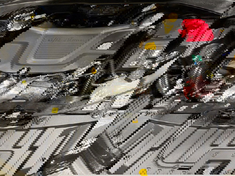 Alfa Romeo Tonale nuova a Macerata (9)