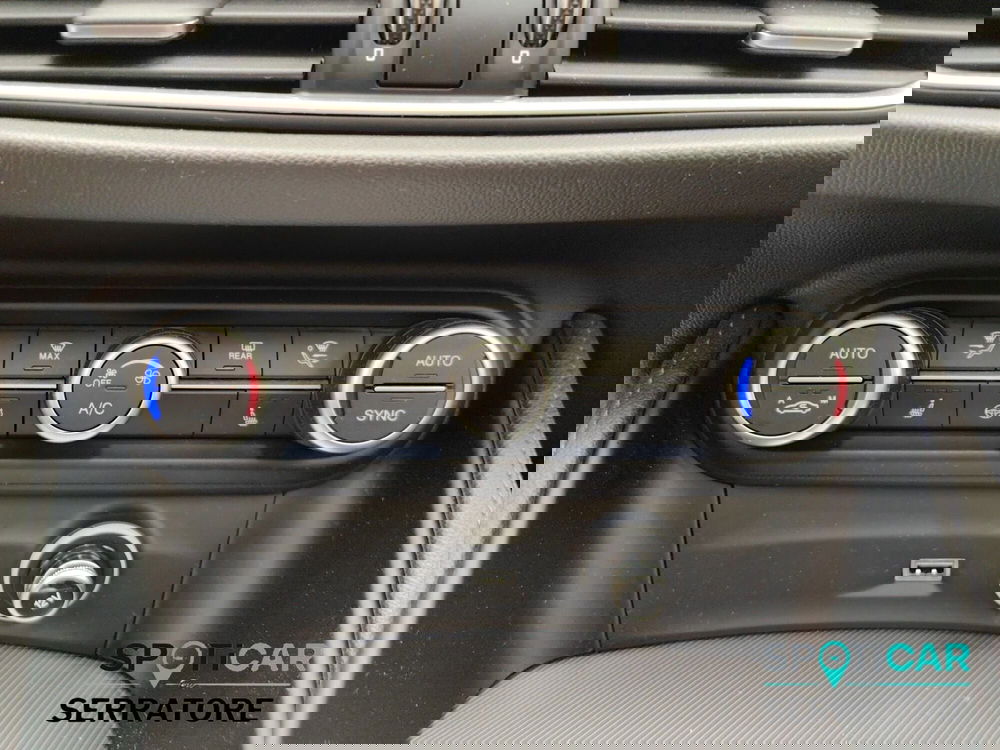 Alfa Romeo Stelvio usata a Como (18)