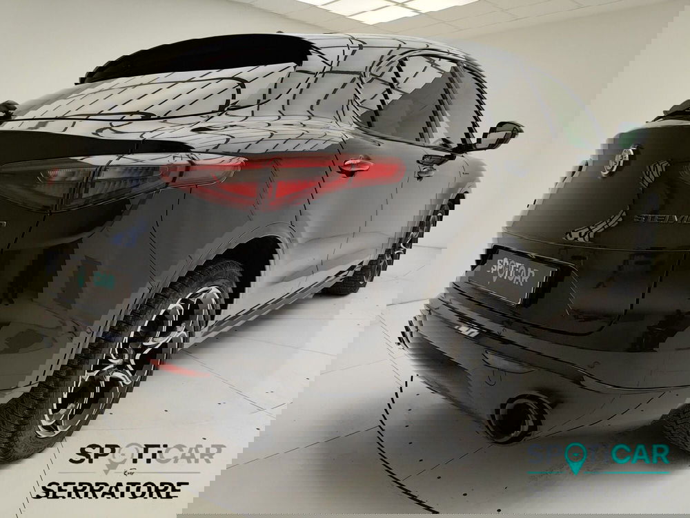 Alfa Romeo Stelvio usata a Como (6)