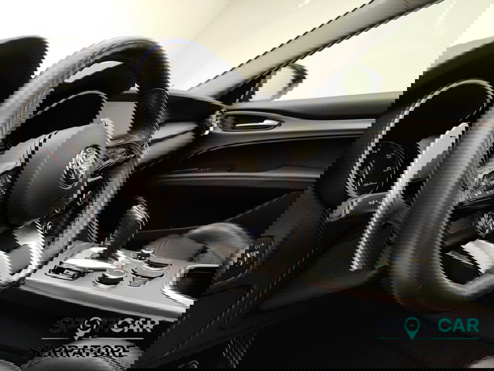 Alfa Romeo Stelvio usata a Como (9)