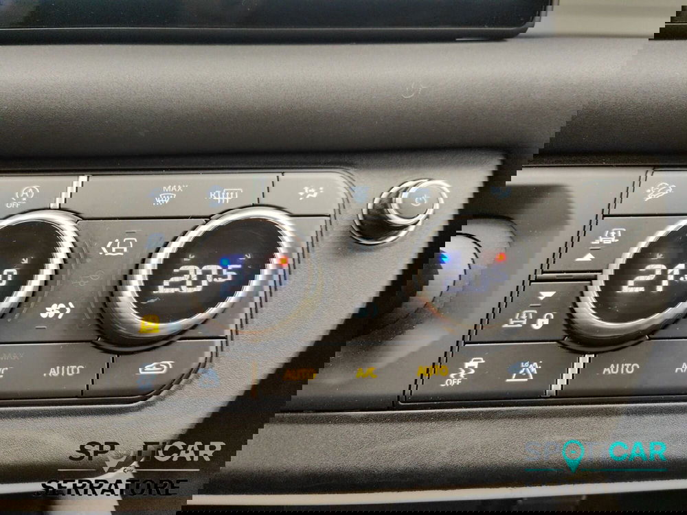 Land Rover Defender usata a Como (16)