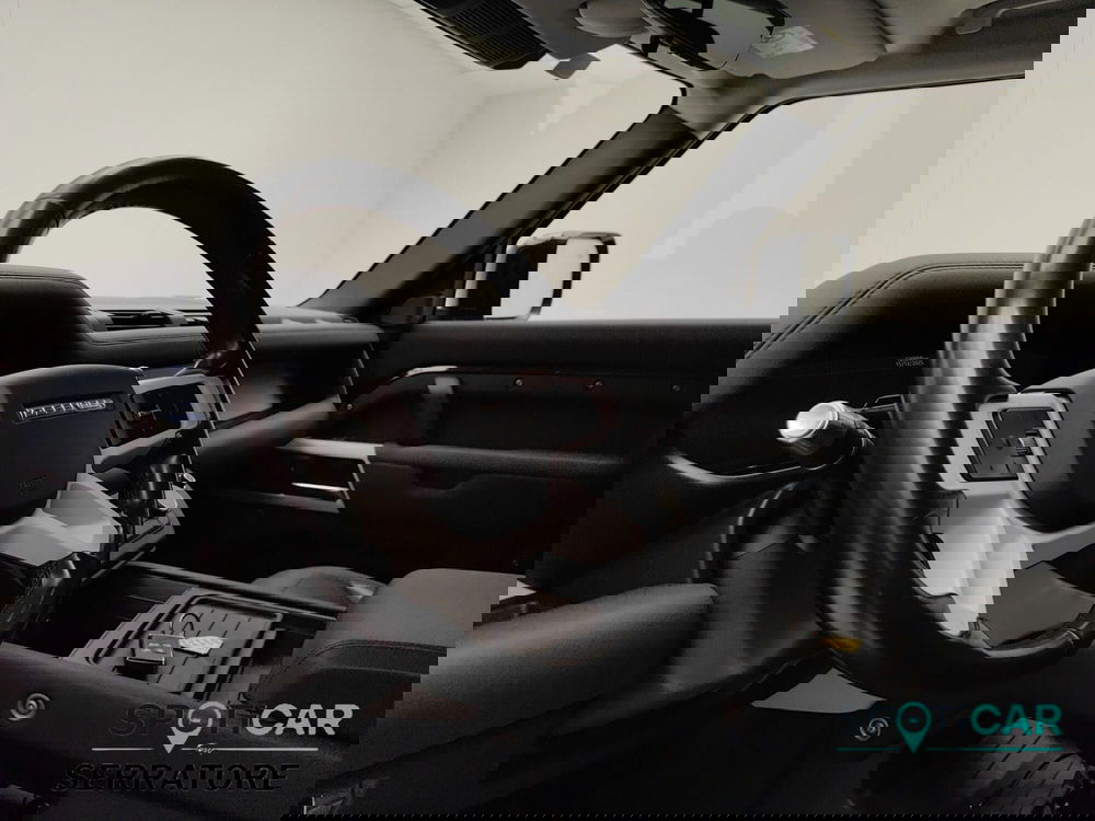 Land Rover Defender usata a Como (7)