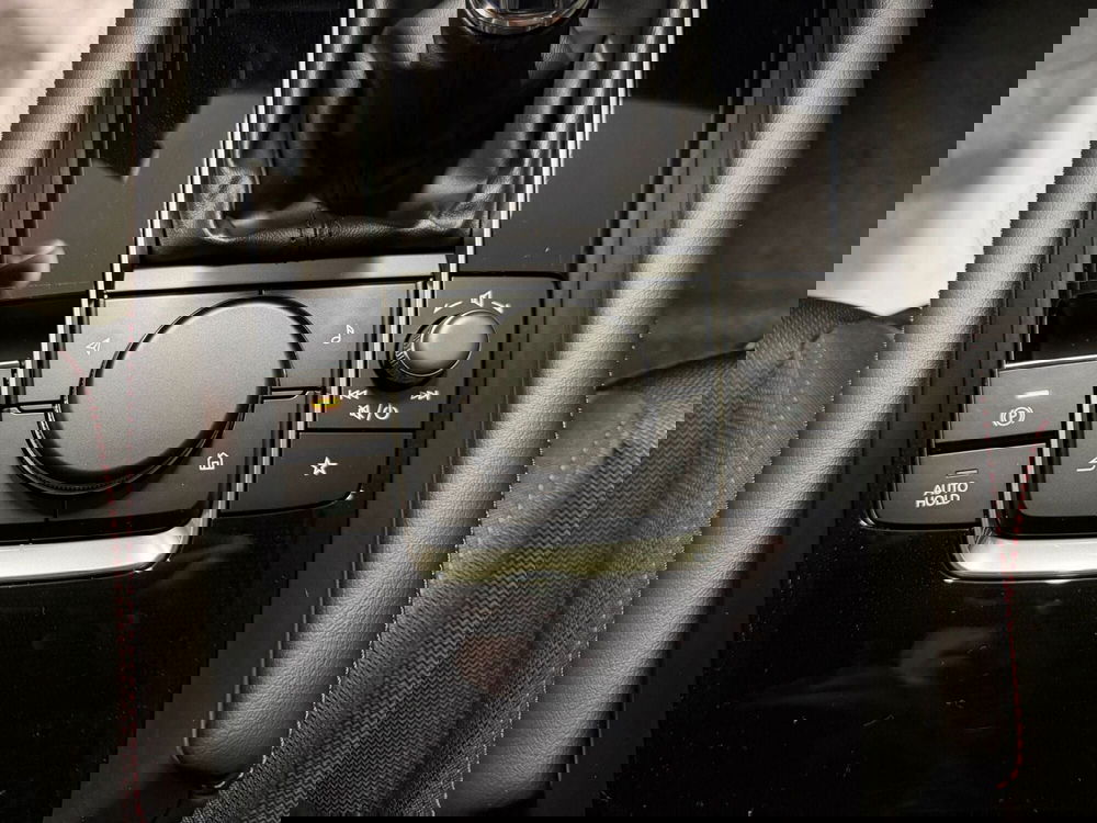 Mazda Mazda3 Hatchback nuova a Napoli (16)