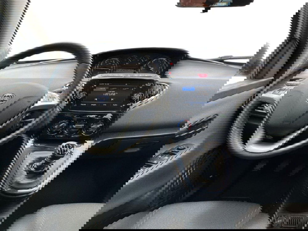 Lancia Ypsilon usata a Torino (11)